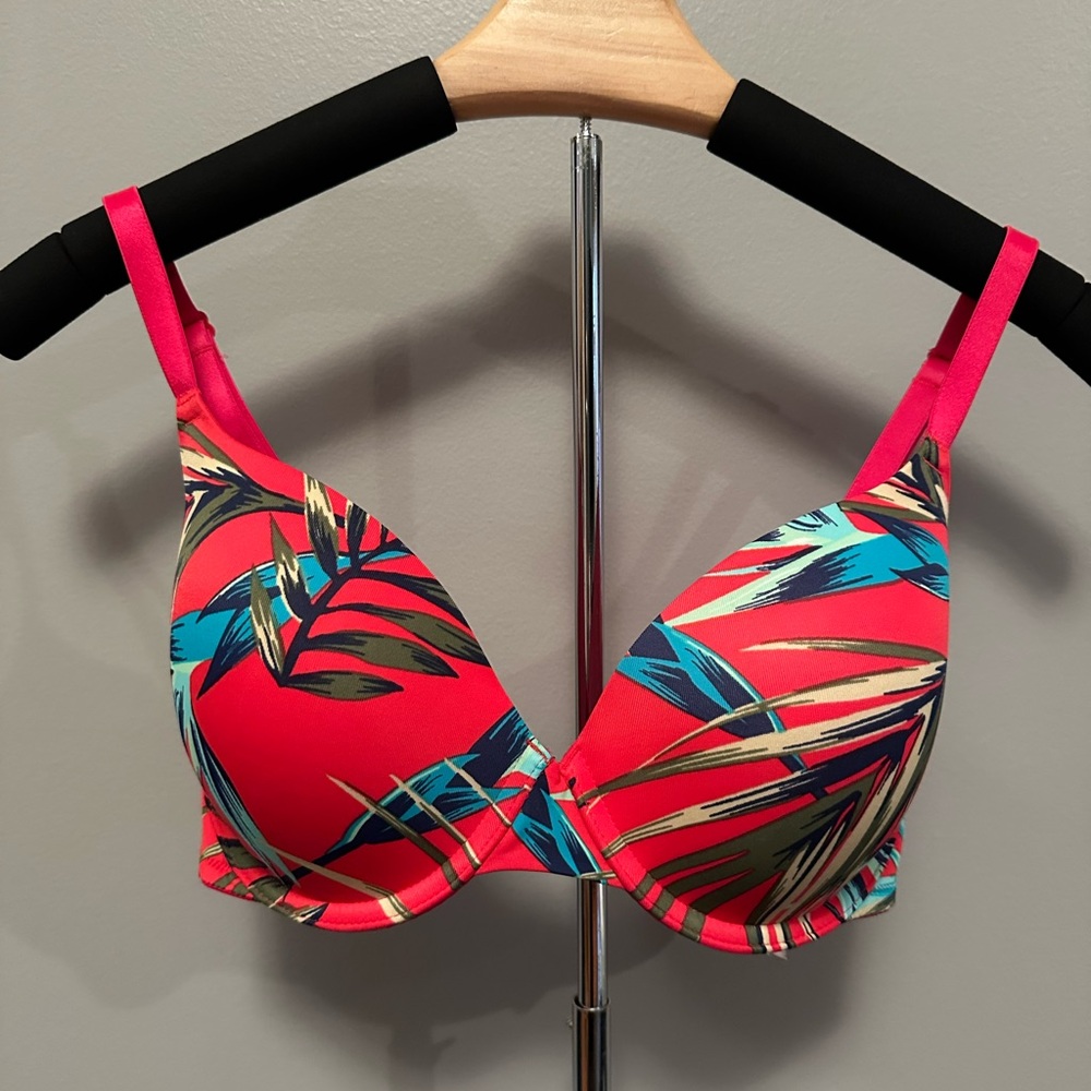 PINK Victoria's Secret T-Shirt Bra Size 32DD